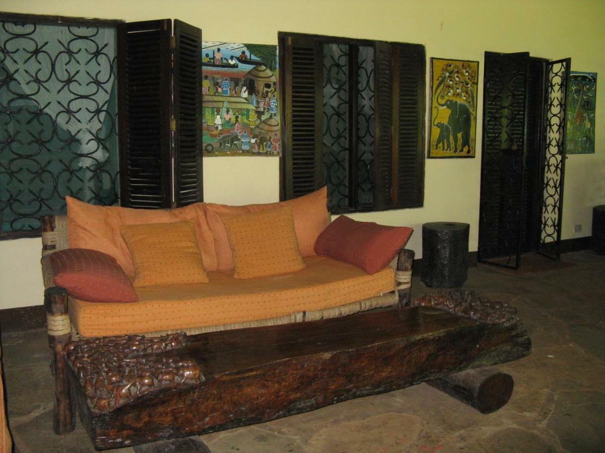 Kiloran Funzi House Panzió Kültér fotó