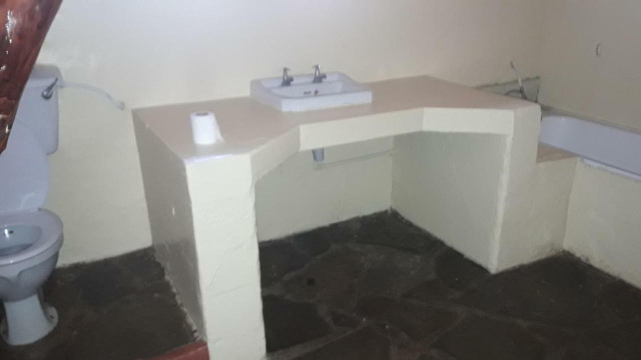 Kiloran Funzi House Panzió Kültér fotó